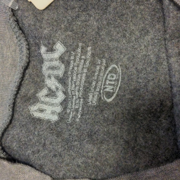 AC/DC Medium Sweater NWT - Picture 4 of 13